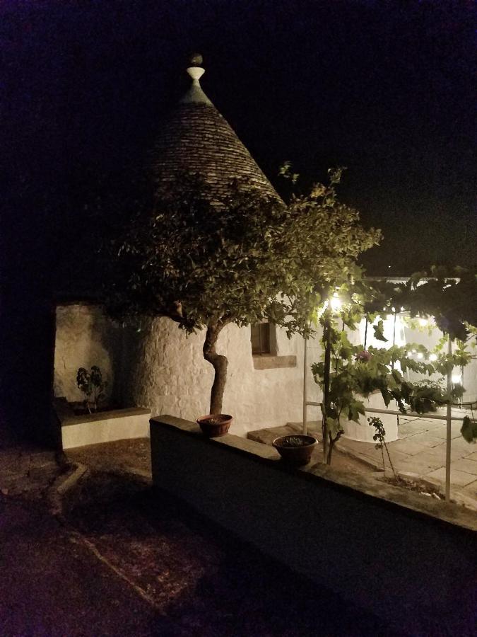 Antico Trullo Immerso Nella Campagna Alberobello Exterior photo